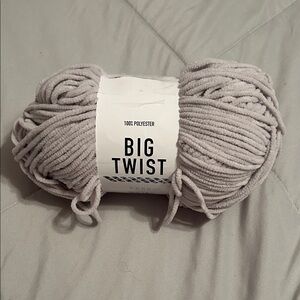 Big Twist posh Yarn in Earl grey